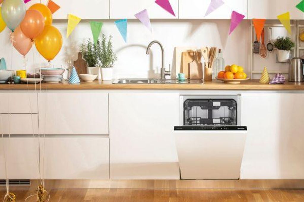 gorenje GV583C10 vollintegrierter Geschirrspüler 45 cm, Voll integriert, Single (45 cm breit), Weiß, Berührung, 3 Korb/Körbe, Korb