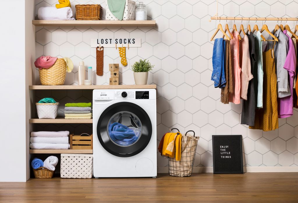 gorenje WPNEI74A1TS Waschmaschine, 7 kg Fassungsvermögen, 1400U/Min, ConnectLife, 15 Programme, weiß